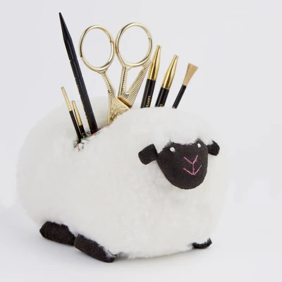 sherpa-accessories-holder-2.webp