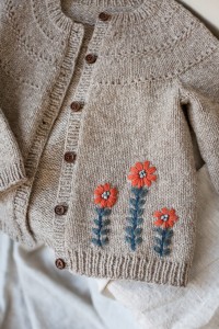 EmbroideryOnKnits_Daisy.jpg